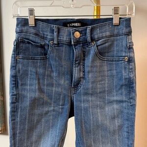 Express Women's Light Blue stripped Skinny Jeans EUC 4